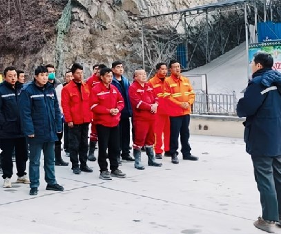 實(shí)戰(zhàn)演練，防患未“燃”｜雙河金礦開(kāi)展冬季火災(zāi)應(yīng)急預(yù)案演練